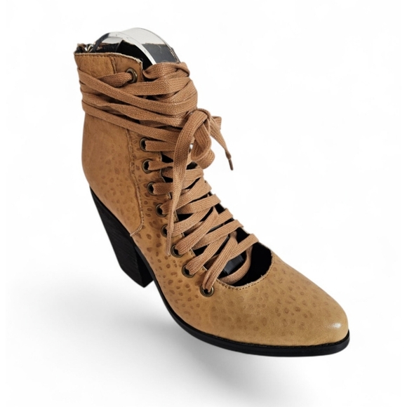 YES We Are The Sh!t Sidney Tan Lace Up Leather Boots Women’s Size 7 Ankle Bootie - Picture 1 of 15